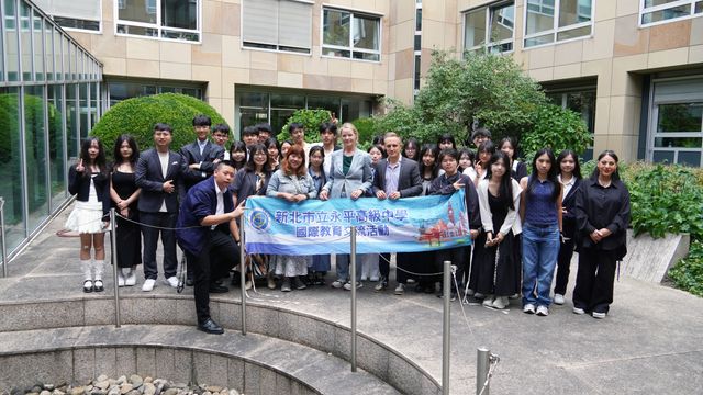 Besuch von taiwanischen Schülern im Landtag